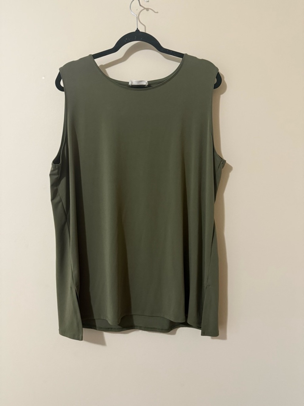 Zenana Outfitters Olive Green Sleeveless Tank Top. PTP 25.